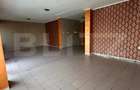 Spațiu comercial, de 150 mp, în Central - 4