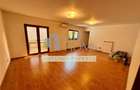 Casă cu 7 camere cu Teren 212 Mp în Central - 15