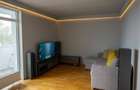 Inchiriez apartament cu 2 camere, decomandat, loc de parcare privat - 1