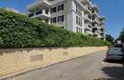 Apartament cu 4 camere si curte privata exclusiva - 2