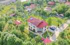 Casă / Vilă cu 8 camere de vânzare - 48