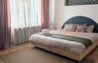 Inchiriez apartament 5 camere cartier Intre Lacuri, 15 min de Iulius Mall si FSEGA. Potrivit PTR un grup de 4-5 persoane - 1