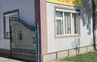 Casa de vanzare cu constructii anexa