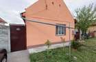 Casă cu Teren 1100 Mp în Izvin - 1