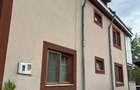 Casa din caramida cu o suprafata de 205 mp compusa din demisol, parter si etaj.