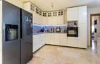 Casă deosebită în Balotești, stil bavarez, 260 mp utili, teren 556 mp și garaj
