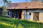 Vand casa si doua anexe la Inuri