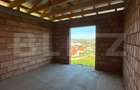 Casa la rosu, Demisol+Parter+Etaj, 223 mp, teren 10 ari - 17