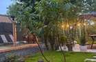 Birou cu piscina, curte si zona de relaxare - 15