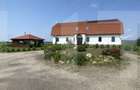 Conac de vanzare 7 camere, baie proprie, crama, ciubar ?i poten?ial - 2