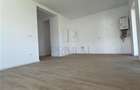 Jumatate de duplex pe parter, 3 dormitoare, curte uriasa de 383 mp, strada asfal