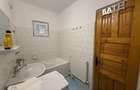 Apartament cu trei camere de vanzare cu loc de parcare - 1