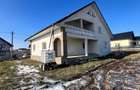 Casa de vanzare cu 10 ari in Iaslovat, Suceava - 1