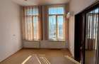 Inchiriez apartament zona Piata Unirii (central)