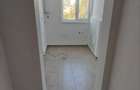 Vand apartament 2 camere partial renovat - 2