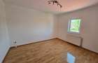 Casa individuala 7 camere+ apartament, 5 locuri de parcare. Sagului - 10
