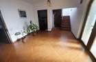 Casa / Vila cu 5 camere de vanzare