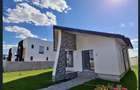 Casa noua 4 camere 120 mp curte 400 mp intrare din Str.Mecanizarii