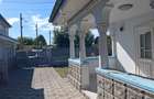 Casă cu 4 camere în Piscu