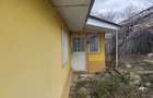 vand casa in centrul satului Stoisesti, com. Banca, jud. Vaslui - 4