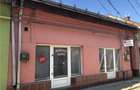 Casa de vanzare + 2 spatii comerciale - Central