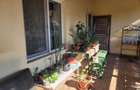 Casa cu 6 camere, garaj si pivnita, 1032 mp