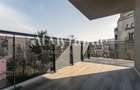 Apartament NOU ultracentral cu 2 camere, complet mobilat, terasa 15mp, 2 bai