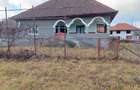 Casa si teren de vanzare