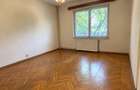 De vanzare apartament 3 camere, 2 bai str. Sarguintei