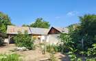 Casa de vanzare in mediul rural lini?te, natura ?i confort - 13