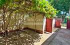 | Casa cu 2 camere | Curte: 134 mp + Garaj | Strada Cezar | - 2