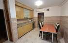 Vand aprtament cu 2 camere, decomandat, zona foarte buna - 1