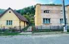 Casa de vanzare si anexa, teren 2287 mp