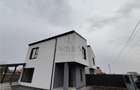 Duplex despartit - finisaje moderne - zona buna - Mosnita Noua (Timis)