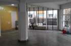 inchiriez spatiu comercial 100 mp parter vitrat cladirea Delfin srl- Bistrita - 1