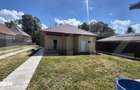 Casa cu 3 camere de , 200 mp, teren 3286 mp, localitatea Jankmajtis, U - 4