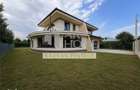 Vila de lux, 4 camere, teren 783 mp, Cornu de Jos, Praova