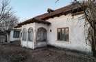 Teren intravilan+ casa de vanzare