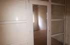 Vand apartament la parter in zona linistita.