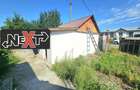 Doua corpuri de casa cu 3700 mp Davideni la strada. Deschidere 80 m! - 5