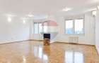 Apartament cu 3 camere nemobilat cu loc de parcare si boxa