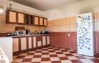 Casa / Vila cu 3 camere de vanzare