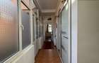 Apartament la casa, cu 3 camere, semidecomandat, zona centrala, str. Sitei - 17