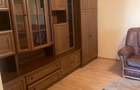 Apartament de inchiriat 3 camere  in zona foarte buna complet mobilat