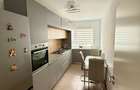 Inchiriez Apartament 2+ 1/2 camere, loc parcare si boxa