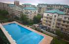 Apartament cu 3 camere si terasa de inchiriat in Cosmopolis