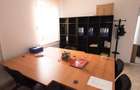 Dau in chirie apartament la casa doua camere plus una mica baie debara mobilat pt. birouri,curte acces auto,,ultracentral. - 1