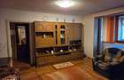 Vand apartament cu 3 camere zona centrala.