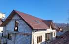 Casa la rosu + Teren 1279mp + Spatiu comercial in statiunea Pucioasa