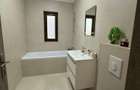 Proprietar inchiriez apartament 3 camere 2 bai